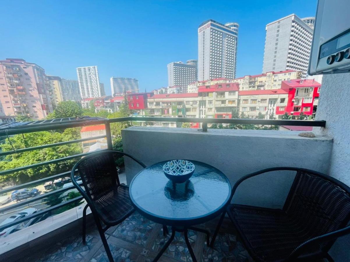 Apartamento Sunny Mood Batumi Exterior foto
